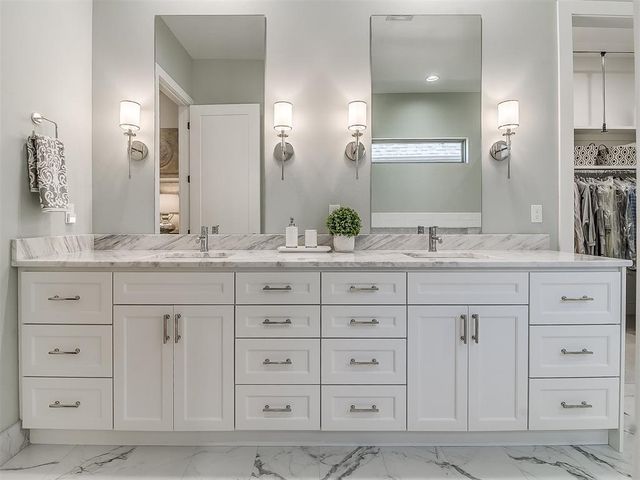 1417 Regency Bridge Circle, Edmond, OK 73034