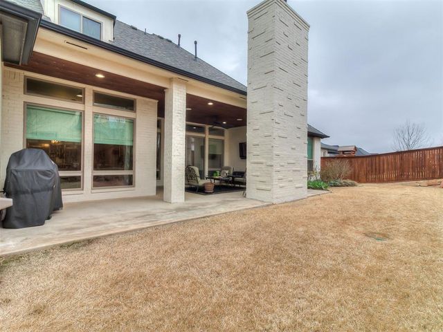 1417 Regency Bridge Circle, Edmond, OK 73034