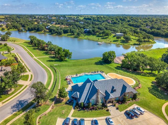 1417 Regency Bridge Circle, Edmond, OK 73034