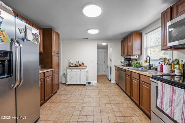 1915 Evans Street, New Bern, NC 28562