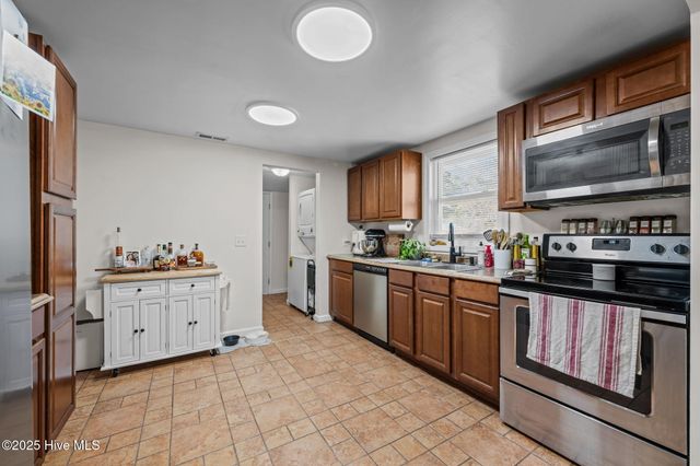 1915 Evans Street, New Bern, NC 28562