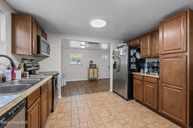 1915 Evans Street, New Bern, NC 28562