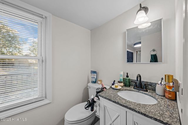 1915 Evans Street, New Bern, NC 28562