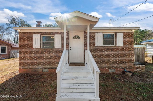 1915 Evans Street, New Bern, NC 28562