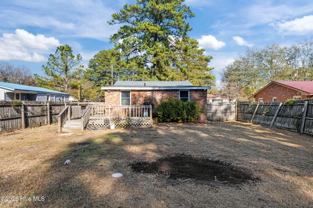 1915 Evans Street, New Bern, NC 28562