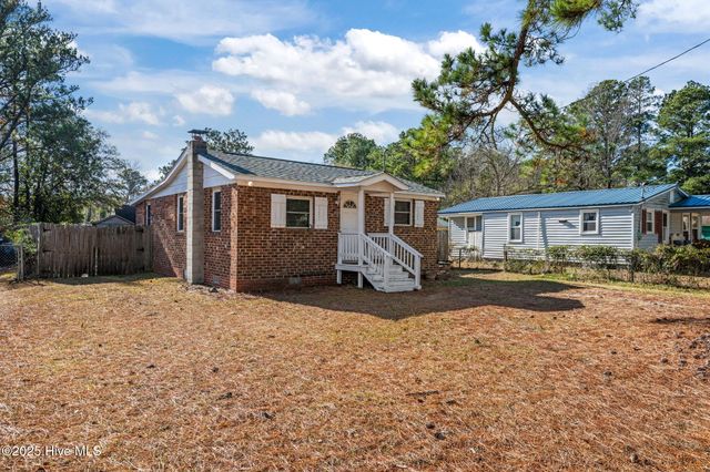 1915 Evans Street, New Bern, NC 28562