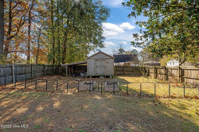 1915 Evans Street, New Bern, NC 28562