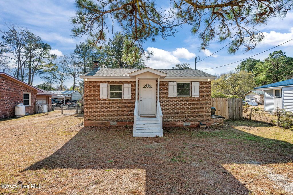 1915 Evans Street, New Bern, NC 28562