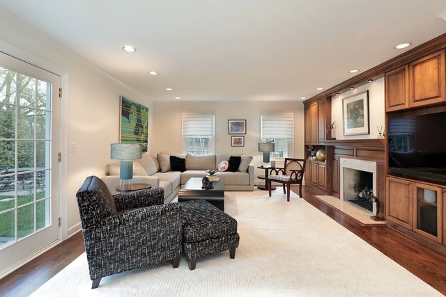 921 Woodbine Lane, Northbrook, IL 60062