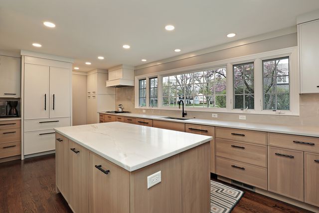 921 Woodbine Lane, Northbrook, IL 60062