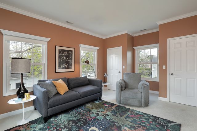 921 Woodbine Lane, Northbrook, IL 60062