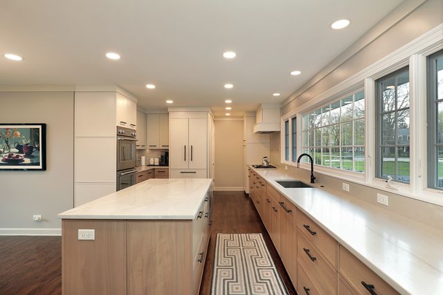 921 Woodbine Lane, Northbrook, IL 60062
