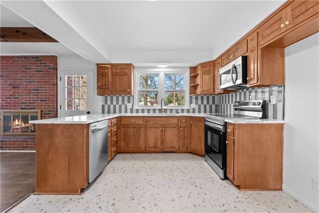 5702 Halsey Street, Shawnee, KS 66216