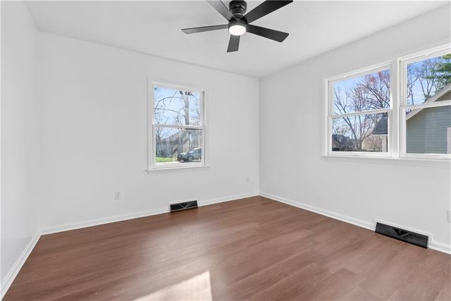 5702 Halsey Street, Shawnee, KS 66216