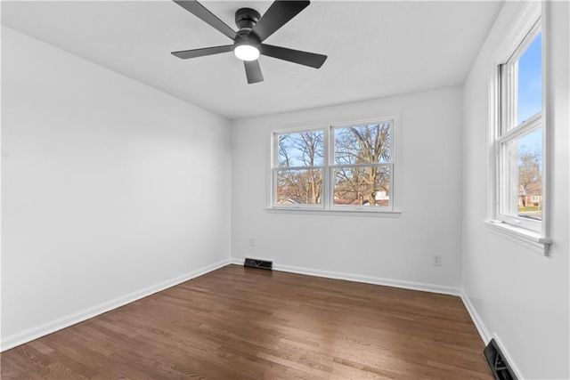 5702 Halsey Street, Shawnee, KS 66216