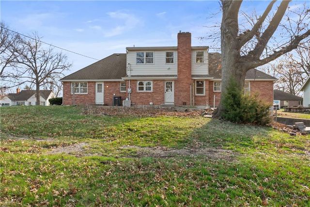 5702 Halsey Street, Shawnee, KS 66216