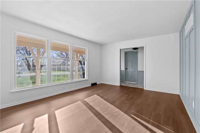 5702 Halsey Street, Shawnee, KS 66216