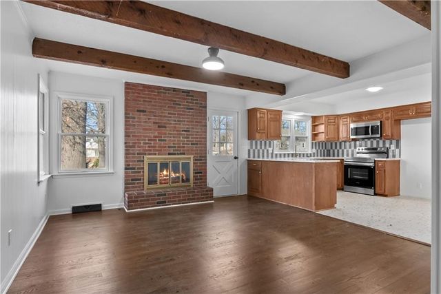 5702 Halsey Street, Shawnee, KS 66216