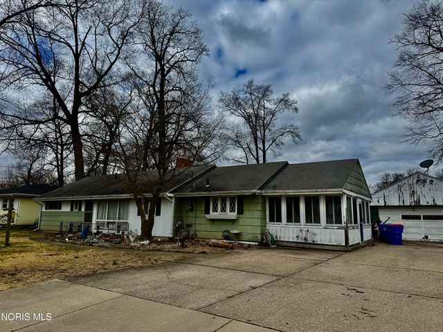 7010 Dunn Drive, Holland, OH 43528