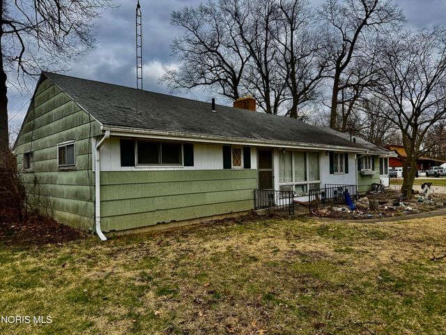 7010 Dunn Drive, Holland, OH 43528