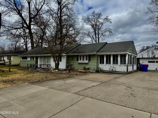 7010 Dunn Drive, Holland, OH 43528