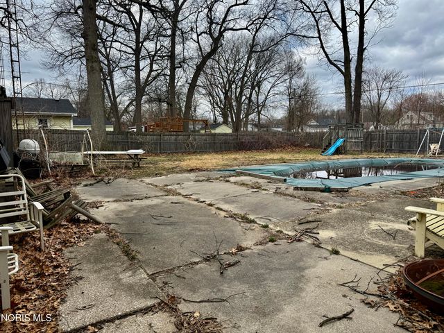 7010 Dunn Drive, Holland, OH 43528