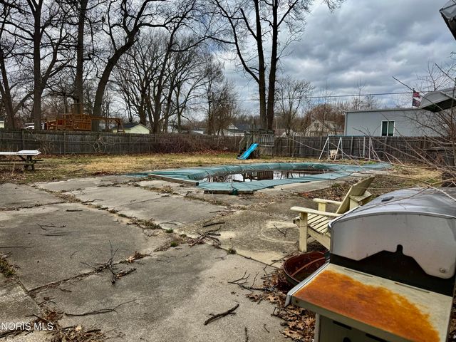 7010 Dunn Drive, Holland, OH 43528