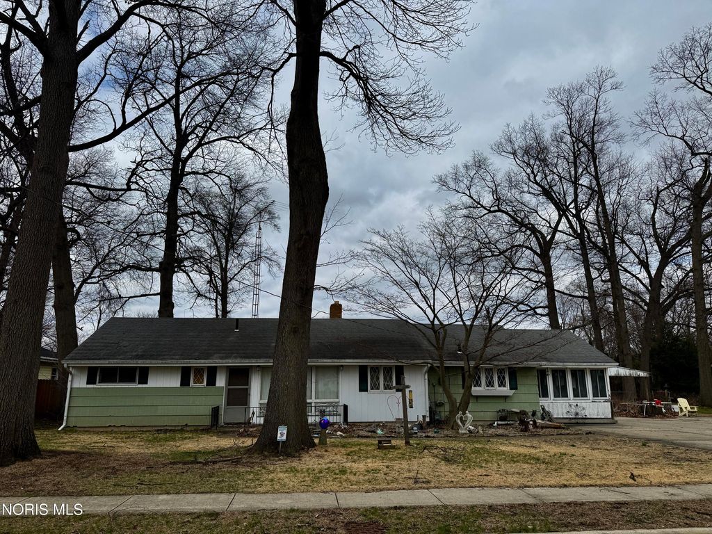 7010 Dunn Drive, Holland, OH 43528