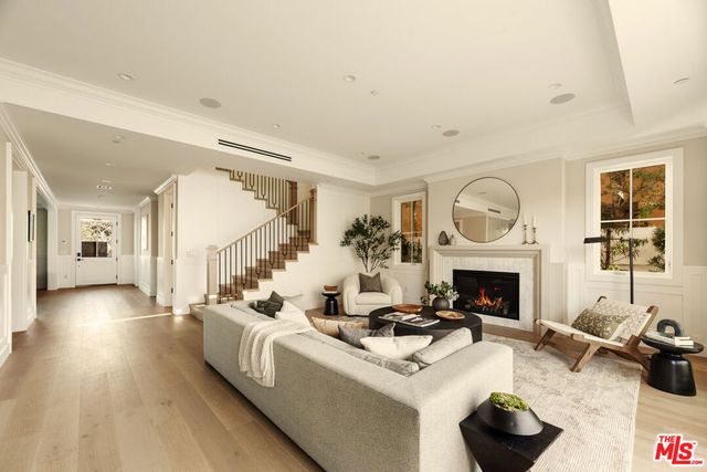 2432 22nd Street, Santa Monica, CA 90405