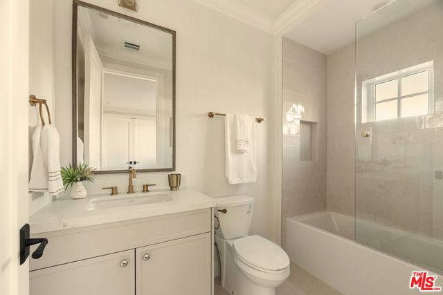 2432 22nd Street, Santa Monica, CA 90405