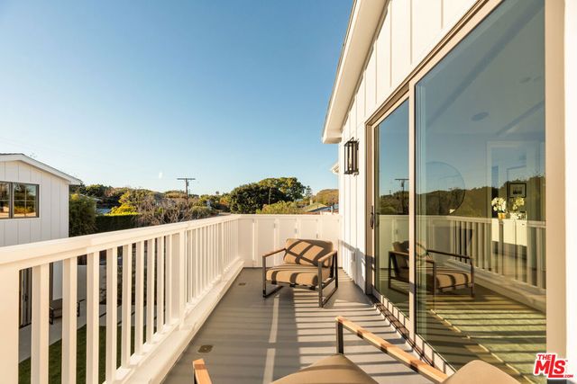 2432 22nd Street, Santa Monica, CA 90405