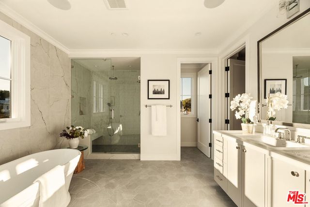 2432 22nd Street, Santa Monica, CA 90405