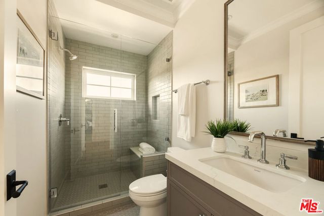 2432 22nd Street, Santa Monica, CA 90405