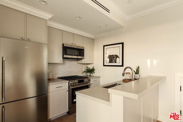 2432 22nd Street, Santa Monica, CA 90405