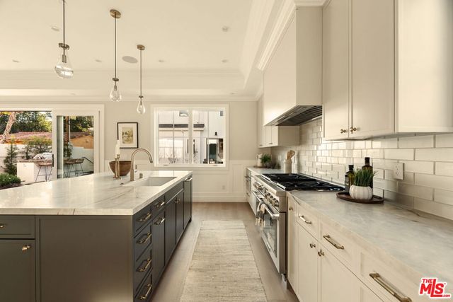 2432 22nd Street, Santa Monica, CA 90405