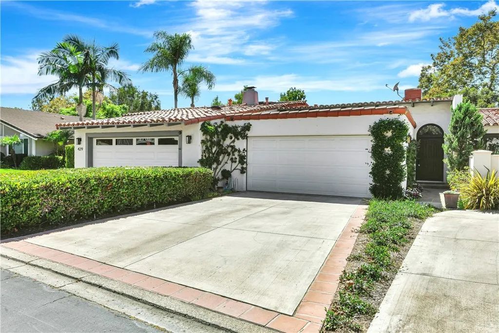 427 Vista Flora, Newport Beach, CA 92660