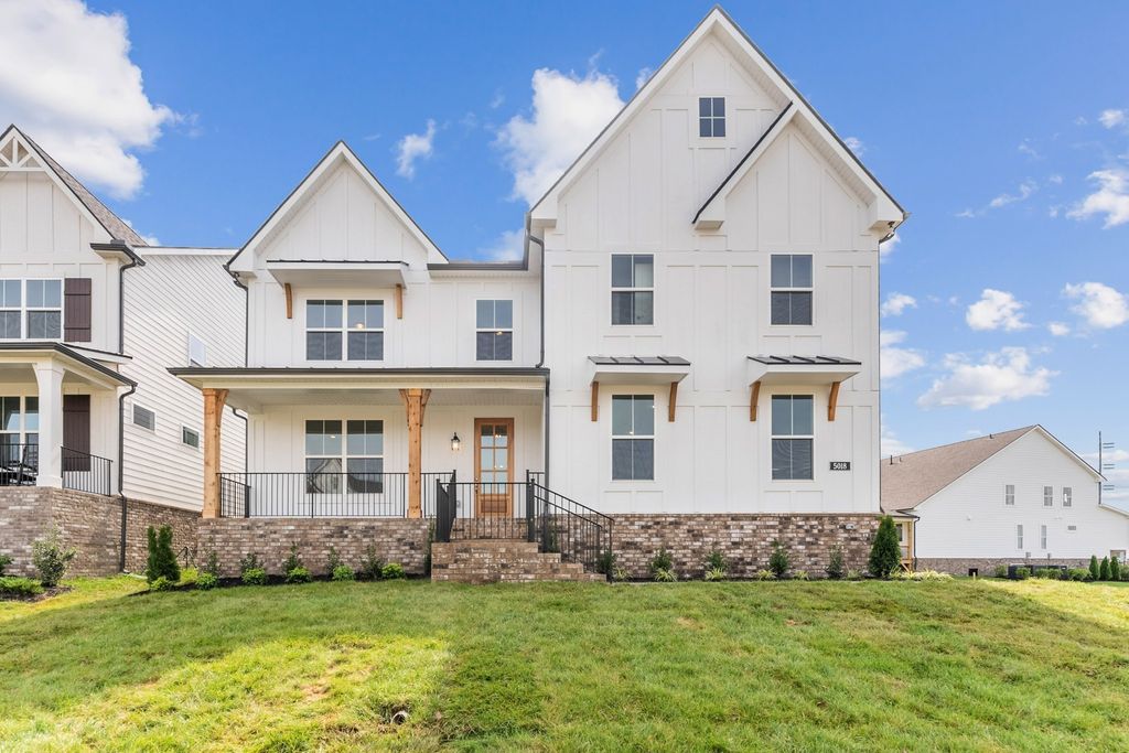 42 Pine Street, Fairview, TN 37062