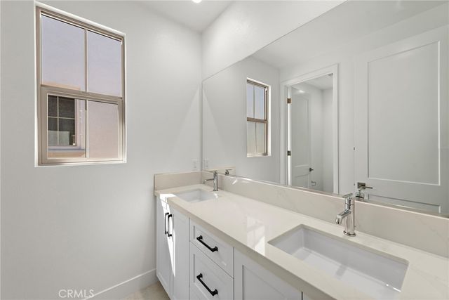 122 Eversedge, Irvine, CA 92618
