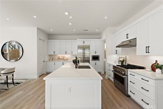 122 Eversedge, Irvine, CA 92618