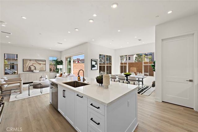 122 Eversedge, Irvine, CA 92618