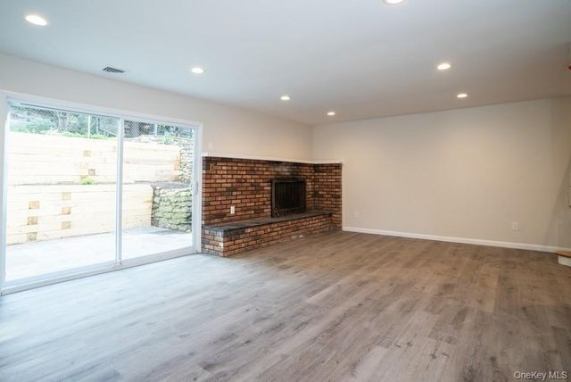 17 Vista Drive, Great Neck, NY 11021