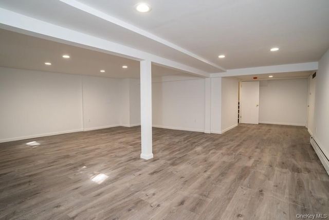 17 Vista Drive, Great Neck, NY 11021