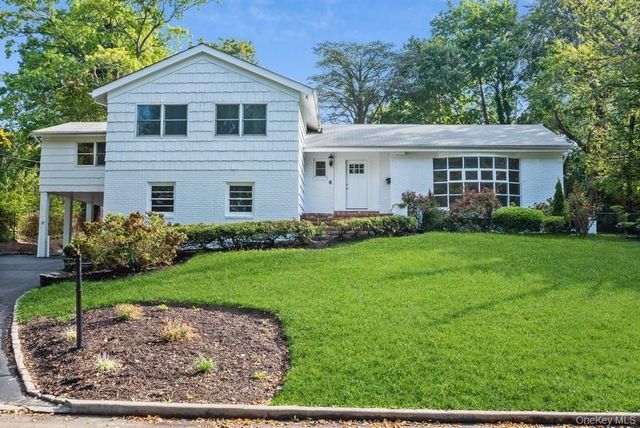 17 Vista Drive, Great Neck, NY 11021