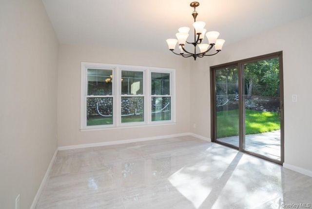 17 Vista Drive, Great Neck, NY 11021