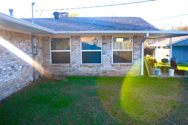 181 Velma Dr., Kilgore, TX 75662