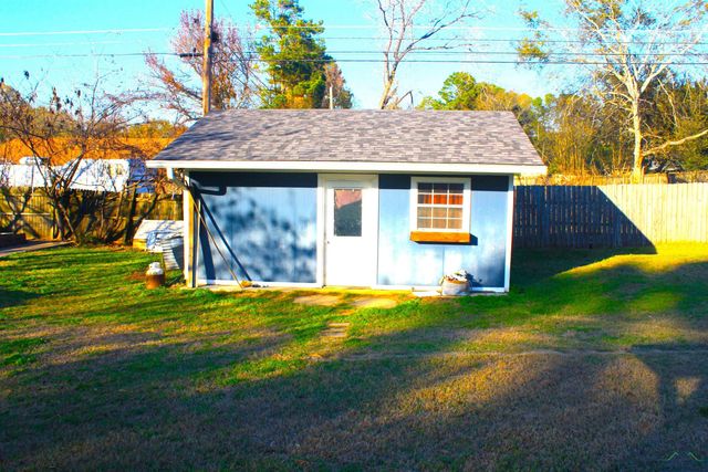 181 Velma Dr., Kilgore, TX 75662