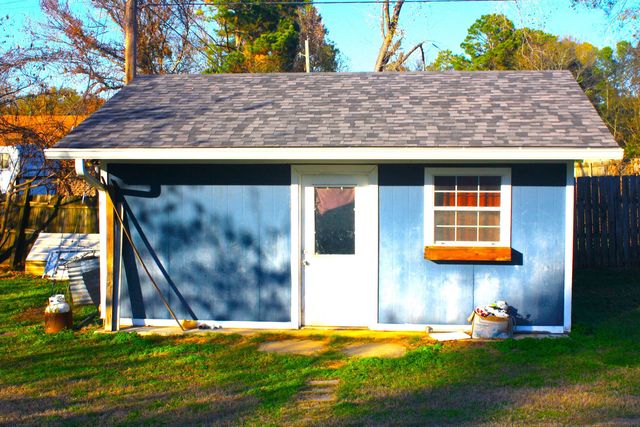 181 Velma Dr., Kilgore, TX 75662