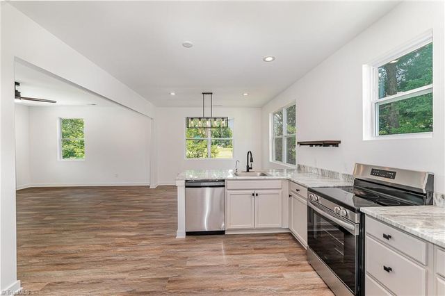4000 Groometown Road, Greensboro, NC 27407