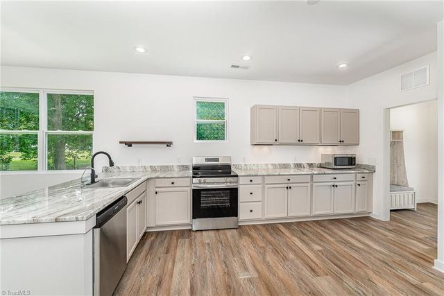 4000 Groometown Road, Greensboro, NC 27407