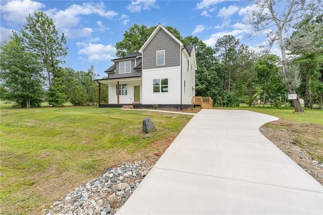 4000 Groometown Road, Greensboro, NC 27407